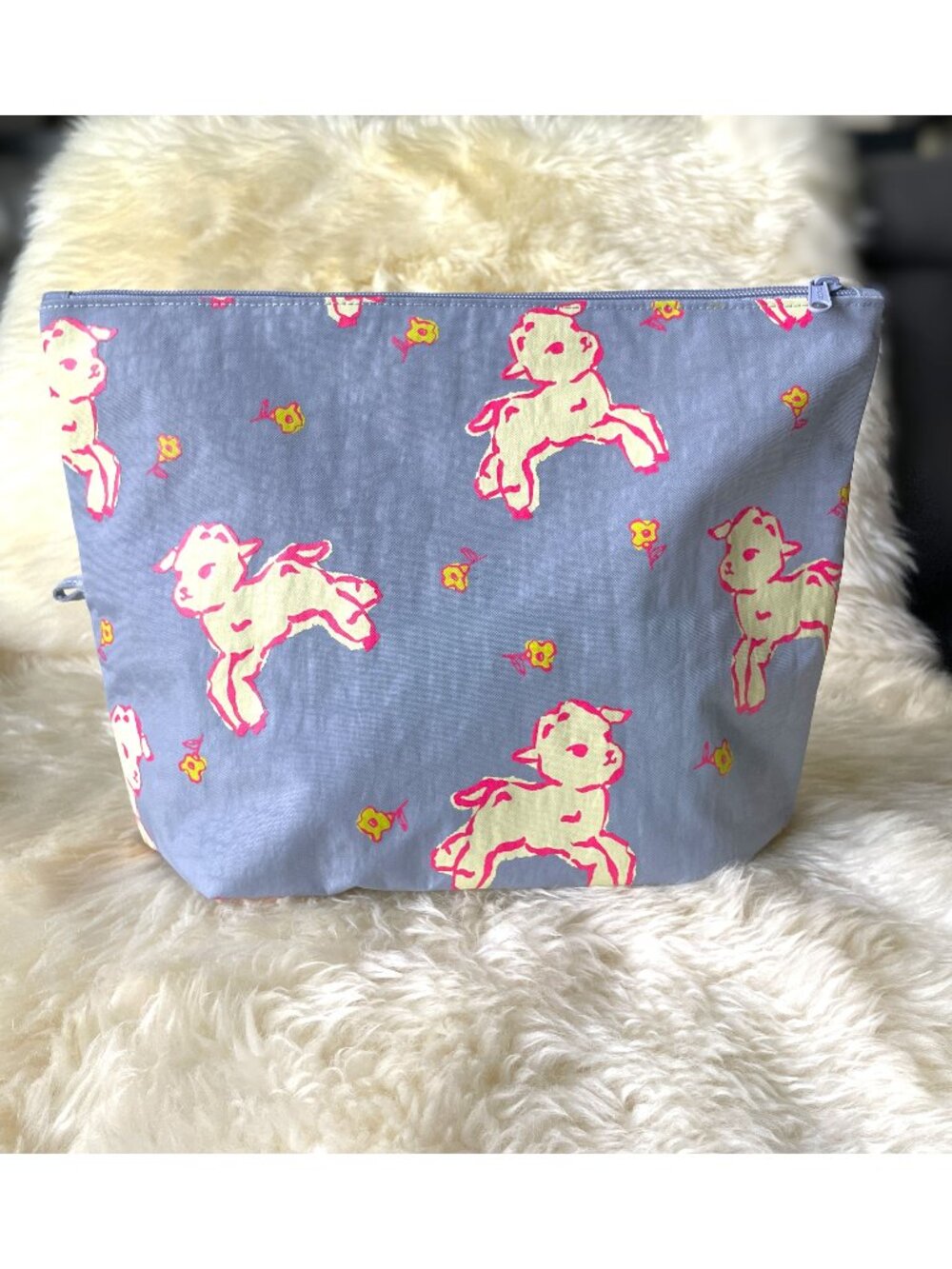 NWOT Baggu Go Pouch Large - Lambs (Spring Animals) (Mist)